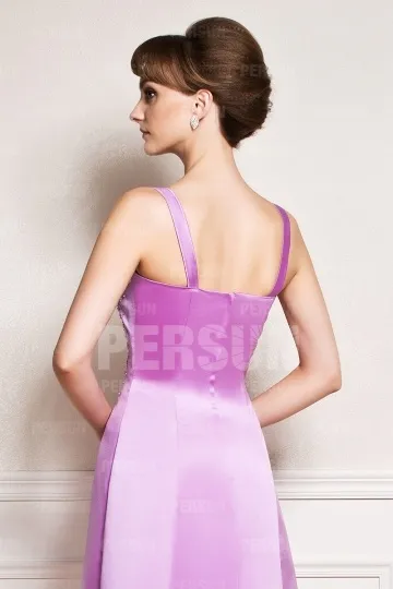 Robe de mère de mariée longue violette à bretelle en satin
